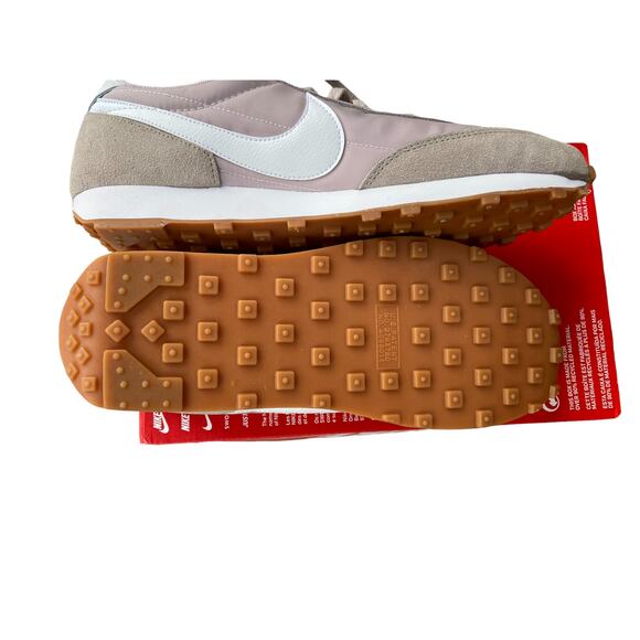 Nike Women's DBreak Sneakers Shoes 12 * NWT - Picture 4 of 7